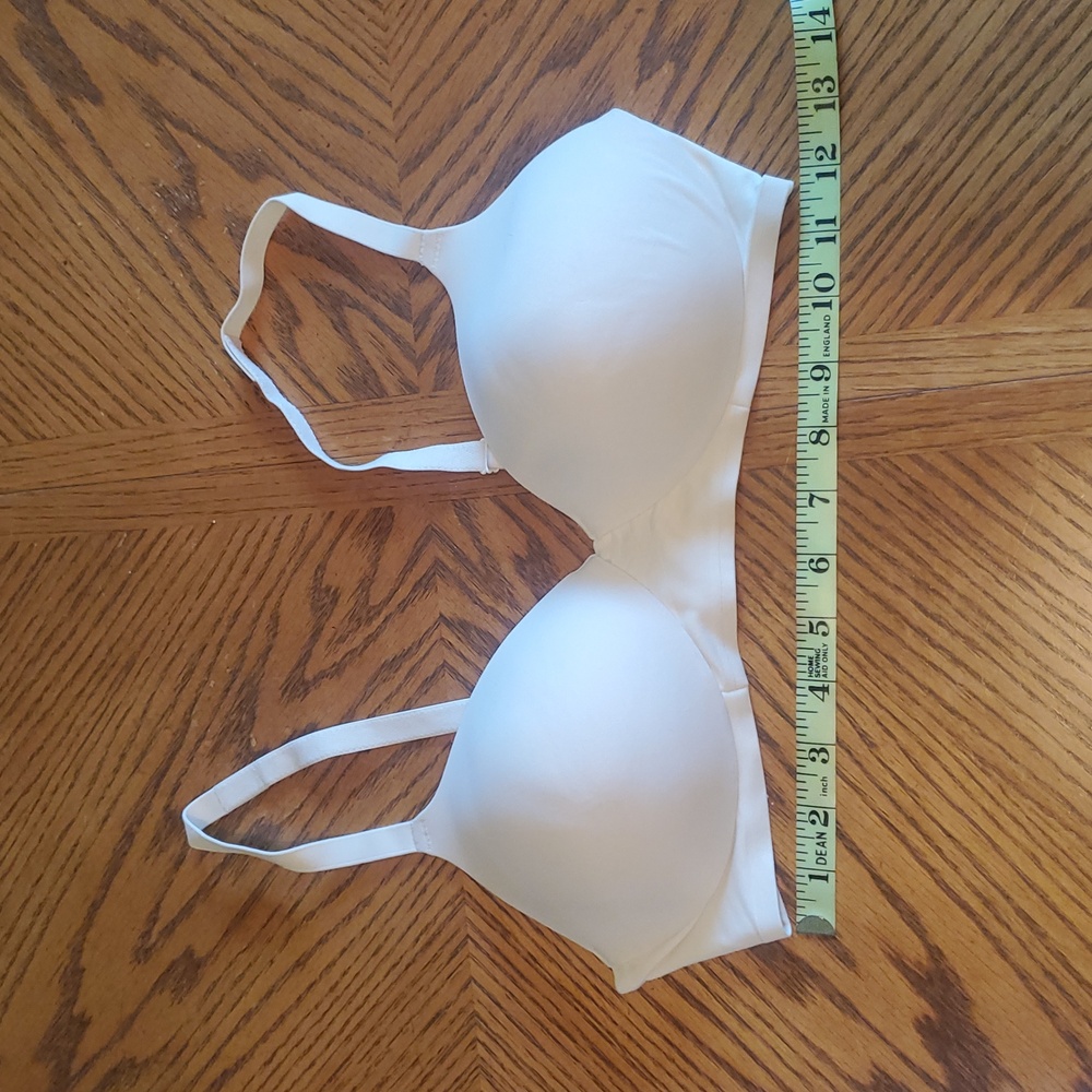 2 Bras - Picture 2 of 8